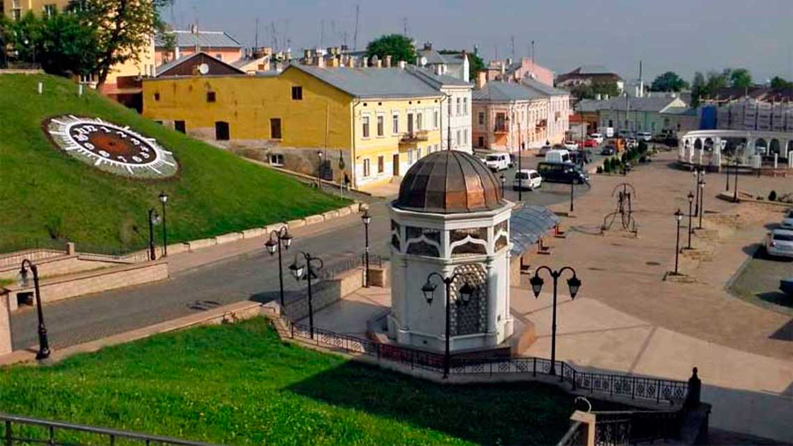 chernivtsi-ploshcha-presviatoi-marii