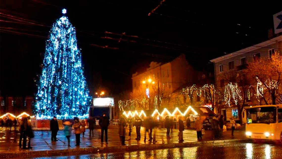 chernivtsi-soborna-ploshcha