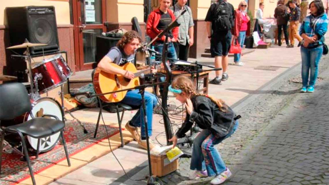chernivtsi-sviato-vulychnoi-muzyky-2015