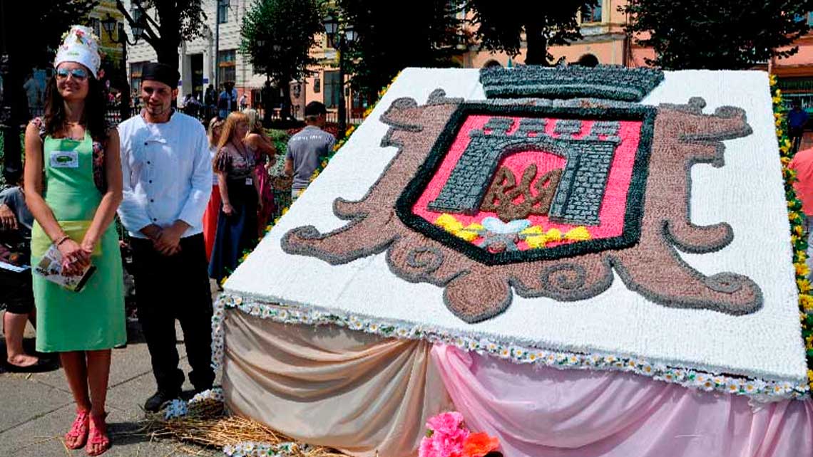 chernivtsi-petrivskyi-iarmarok-2013