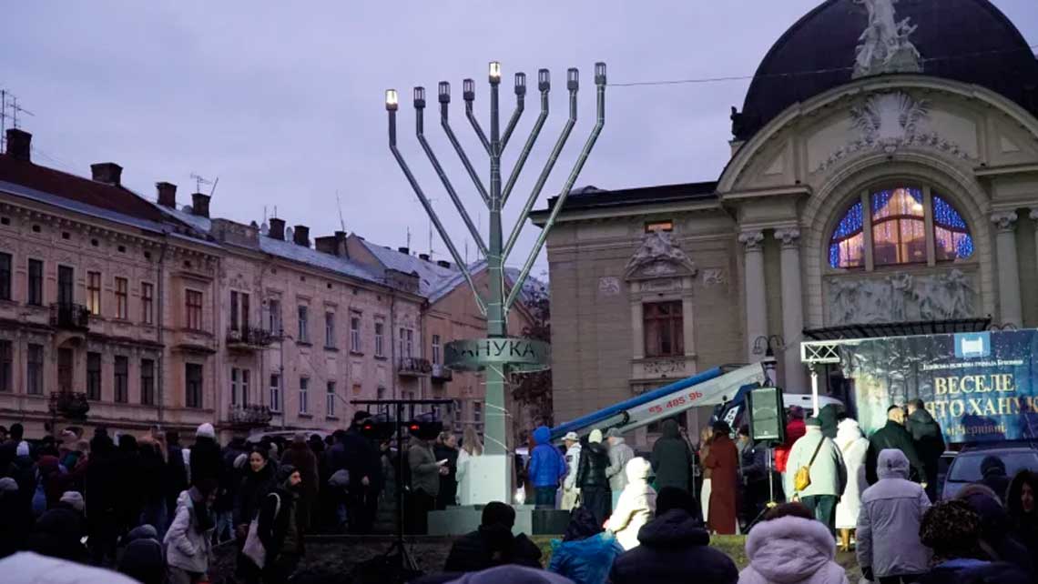 chernivtsi-hanuka-2025