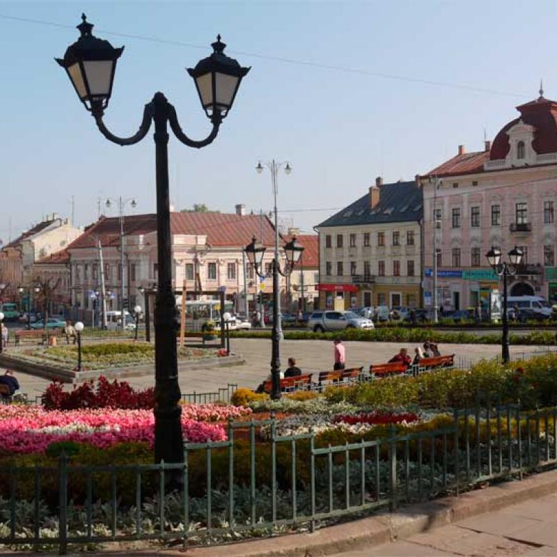 chernivtsi-tsentralna-ploshcha