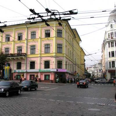 chernivtsi-tsentralna-ploshcha