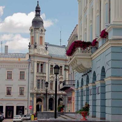 chernivtsi-tsentralna-ploshcha