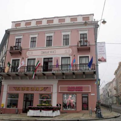 chernivtsi-tsentralna-ploshcha