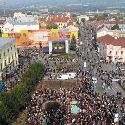 chernivtsi-tsentralna-ploshcha