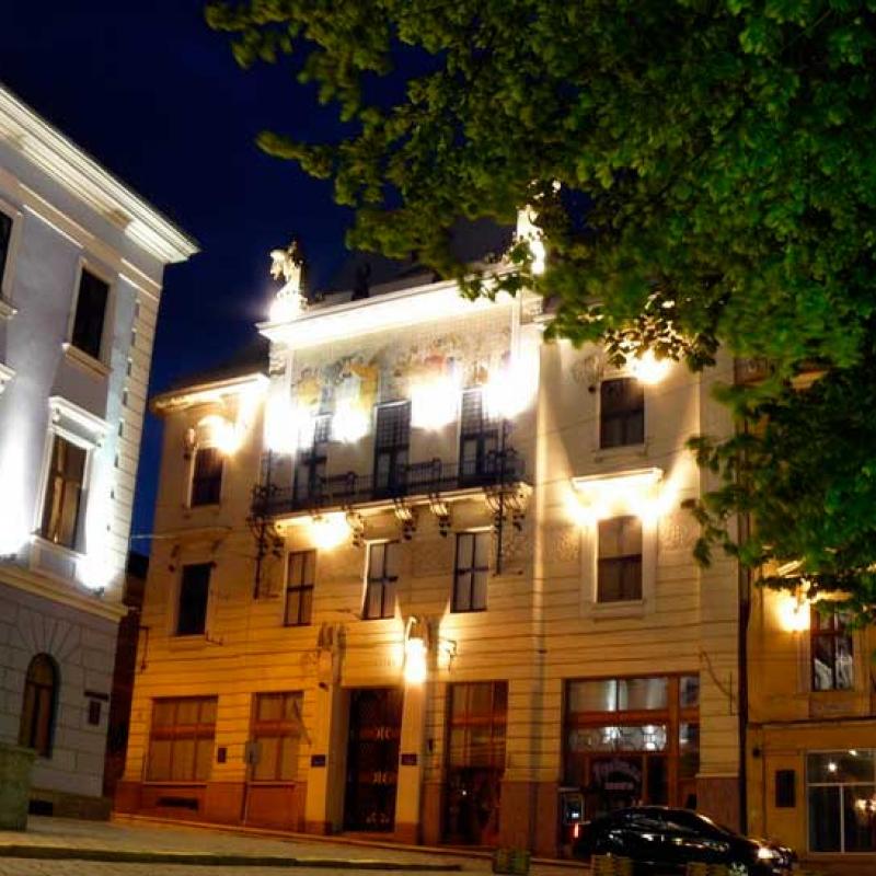 chernivtsi-tsentralna-ploshcha