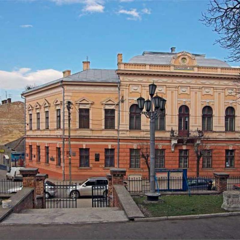 vulytsi-chernivtsiv-more photos
