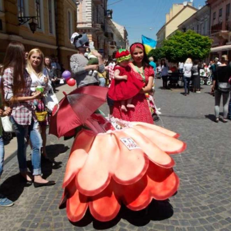 parad-vizochkiv-2015