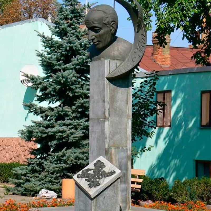 chernivtsi-pamiatnyky-chernivtsiv