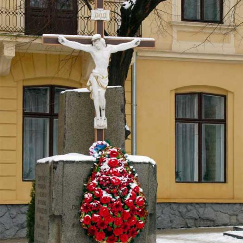 chernivtsi-pamiatnyky-chernivtsiv