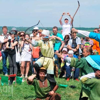 serednovichnyi-khotyn-2013