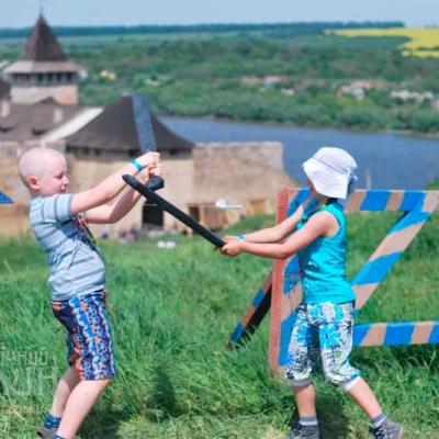 serednovichnyi-khotyn-2013