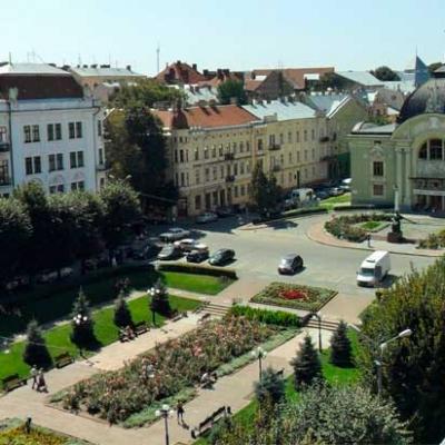 chernivtsi-pohliad-zverkhu