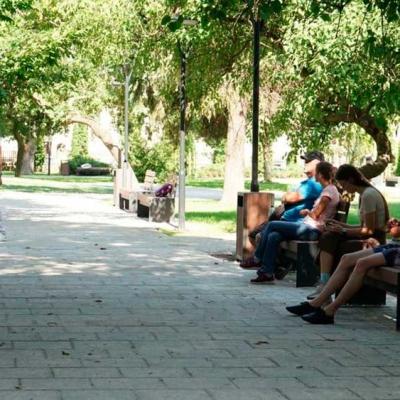 skver-navproti-universitetu