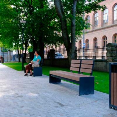 skver-navproti-universitetu