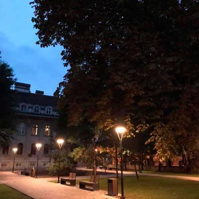 skver-navproti-universitetu
