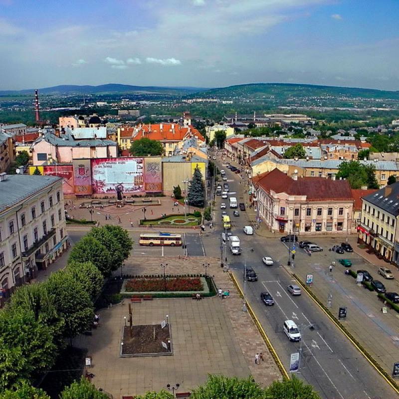 pohliad-na-chernivtsi-z-ratushi
