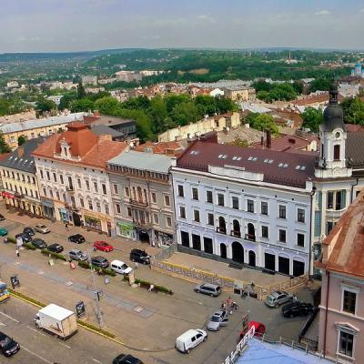 pohliad-na-chernivtsi-z-ratushi