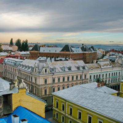 pohliad-na-chernivtsi-z-ratushi
