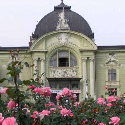 chernivtsi-teatralna-ploshcha