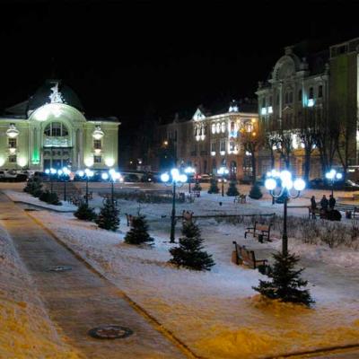 chernivtsi-teatralna-ploshcha