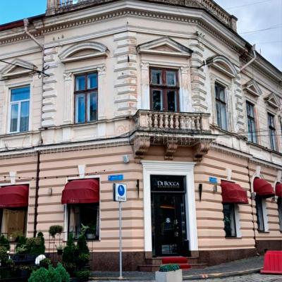 chernivtsi-ploshcha-filarmonii