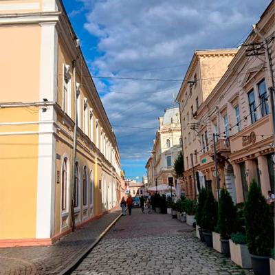chernivtsi-ploshcha-filarmonii