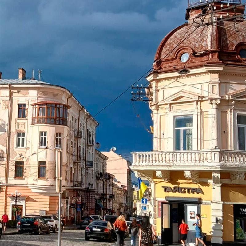 chernivtsi-ploshcha-filarmonii