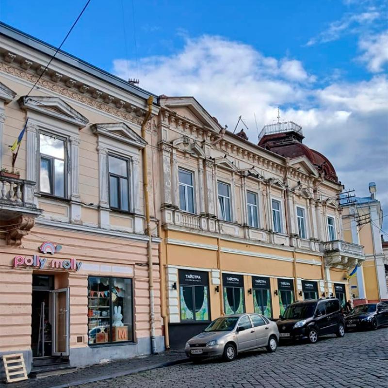 chernivtsi-ploshcha-filarmonii