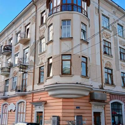 chernivtsi-ploshcha-filarmonii