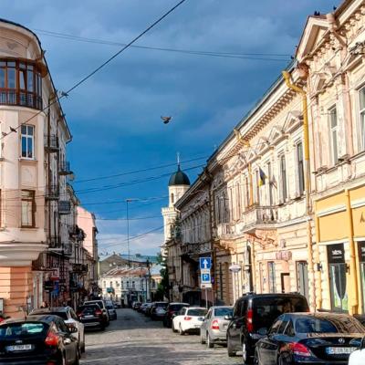 chernivtsi-ploshcha-filarmonii