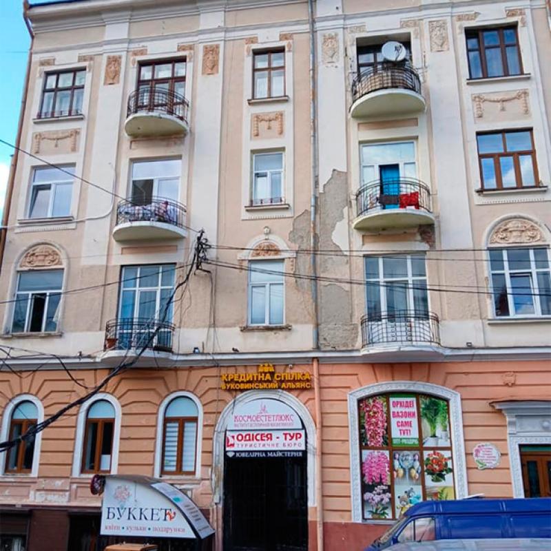 chernivtsi-ploshcha-filarmonii