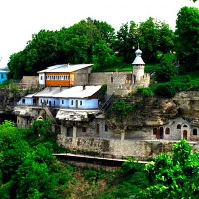 monastyri-bukovyny