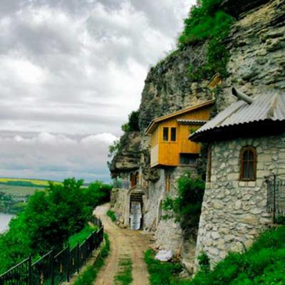 monastyri-bukovyny