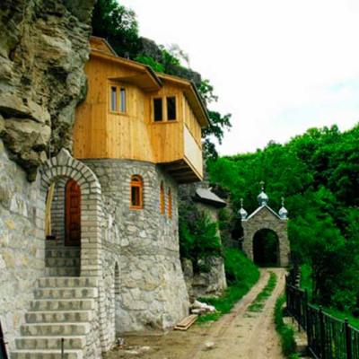 monastyri-bukovyny