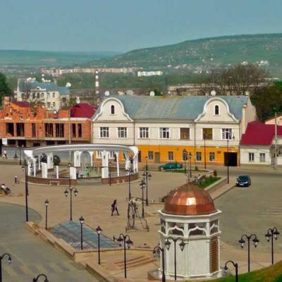 chernivtsi-ploshcha-filarmonii
