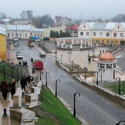 chernivtsi-ploshcha-filarmonii