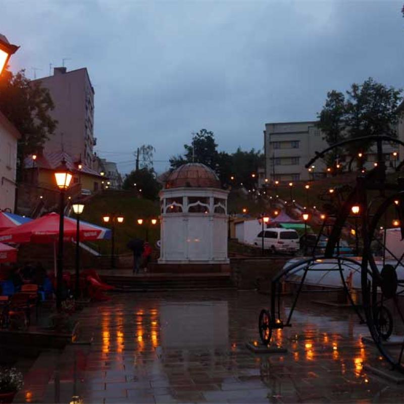 chernivtsi-ploshcha-filarmonii