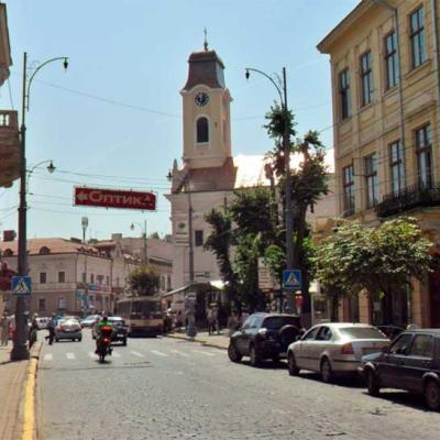 chernivtsi-ploshcha-filarmonii