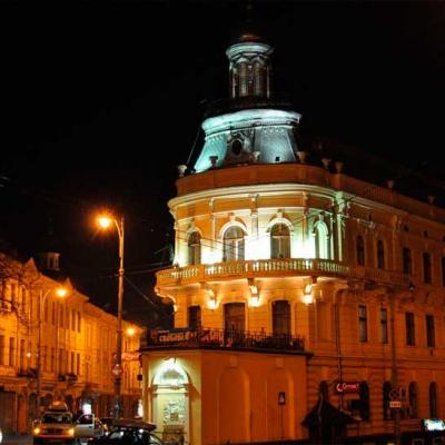 chernivtsi-ploshcha-filarmonii
