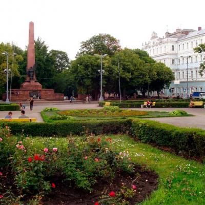 chernivtsi-soborna-ploshcha