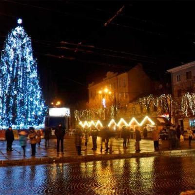 chernivtsi-soborna-ploshcha