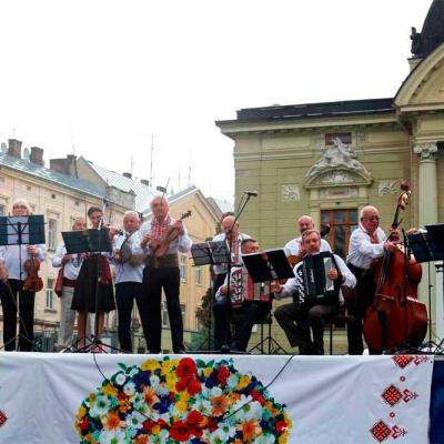 chernivtsi-sviata-ta-podii