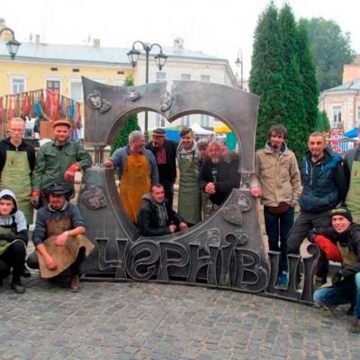 chernivtsi-sviata-ta-podii