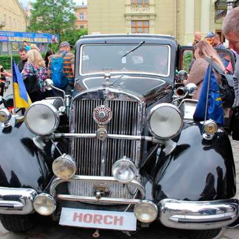 bukovina-old-car-2019