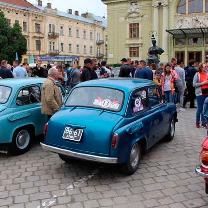 bukovina-old-car-2019