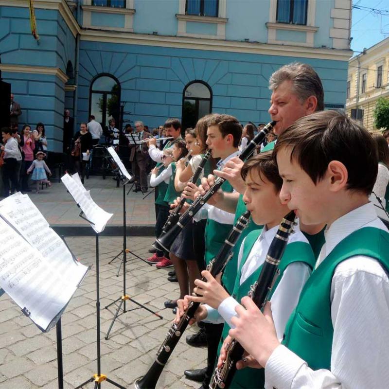 den-vulychnoi-muzyky-2017